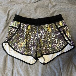 lululemon athletica Hotty Hot 10 cm Shorts